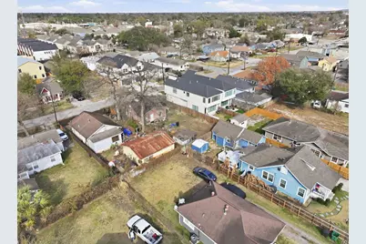 122 Amundsen Street, Houston, TX 77009 - Photo 6