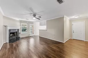 511 Springwood Dr, Conroe, TX 77385 - Photo 2