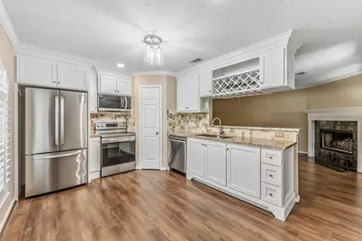 511 Springwood Drive, Conroe, TX 77385 - Photo 4