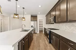 220 Magnolia Laurel Dr, Alvin, TX 77511 - Photo 6