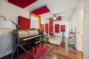 907 E 53rd St, Austin, TX 78751 - Photo 20