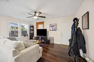 907 E 53rd St, Austin, TX 78751 - Photo 8