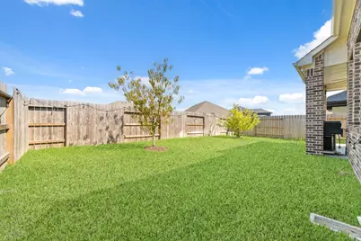 2023 Woodgate Ln, Tomball, TX 77375 - Photo 32