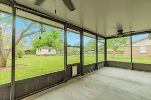 131 Singleton St, Jones Creek, TX 77541 - Photo 26