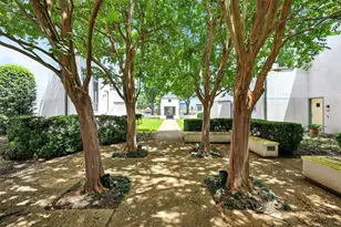 1385 Arlington St, Houston, TX 77008 - Photo 4