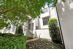 1385 Arlington St, Houston, TX 77008 - Photo 1