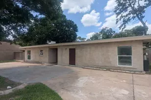 6815 Moss Oaks Dr, Houston, TX 77050 - Photo 1