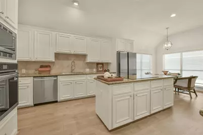 3006 Autumn Hills Court, Friendswood, TX 77546 - Photo 16