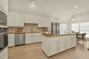 3006 Autumn Hills Ct, Friendswood, TX 77546 - Photo 16