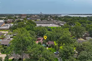 18319 Hereford Ln, Houston, TX 77058 - Photo 28