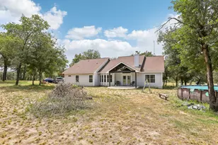 114 Co Rd 6863, Natalia, TX 78059 - Photo 36