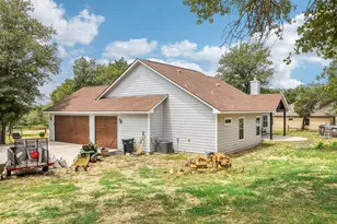 114 Co Rd 6863, Natalia, TX 78059 - Photo 34