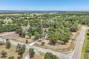 114 Co Rd 6863, Natalia, TX 78059 - Photo 42