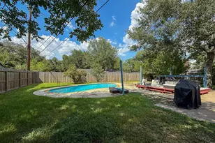 8902 Blankenship Dr, Houston, TX 77080 - Photo 4