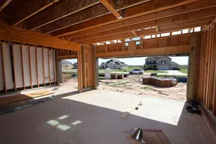 214 Dunovant Dr, Sealy, TX 77474 - Photo 6