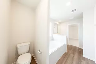2118 Creole Crk Ln, Houston, TX 77090 - Photo 18