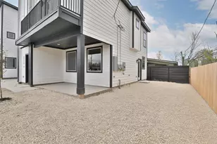 8220 Bonaire St, Houston, TX 77028 - Photo 16