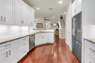 3 Darlinghurst Dr, Conroe, TX 77384 - Photo 10