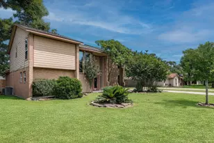 706 S Diamondhead Blvd, Crosby, TX 77532 - Photo 2