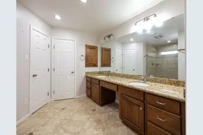 5415 Three Oaks Circle, Houston, TX 77069 - Photo 14