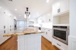 5415 3 Oaks Cir, Houston, TX 77069 - Photo 10