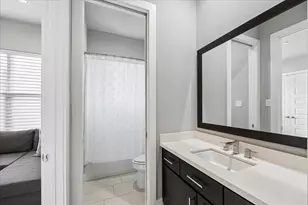 2410 Couch St, Houston, TX 77008 - Photo 16