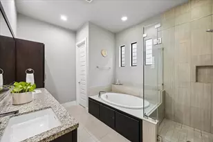 2410 Couch St, Houston, TX 77008 - Photo 12