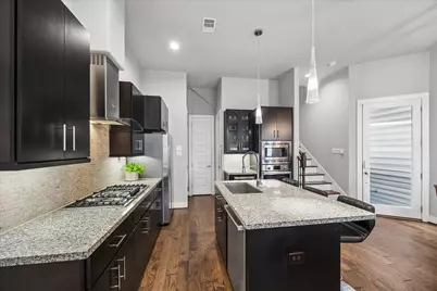2410 Couch Street, Houston, TX 77008 - Photo 8