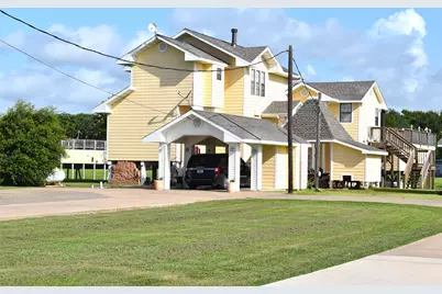 1657 County Road 291, Sargent, TX 77414 - Photo 4