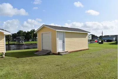 1657 County Road 291, Sargent, TX 77414 - Photo 8