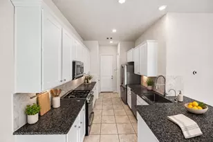 219 Club Crest Ln, Houston, TX 77009 - Photo 10