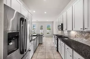 219 Club Crest Ln, Houston, TX 77009 - Photo 12
