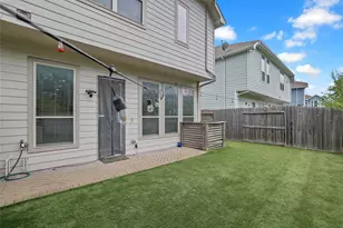 219 Club Crest Ln, Houston, TX 77009 - Photo 32