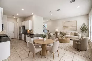 219 Club Crest Ln, Houston, TX 77009 - Photo 8