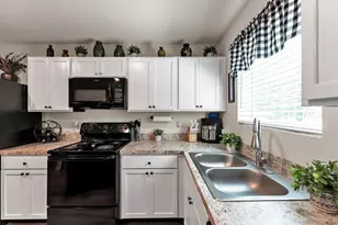 316 Greely St, El Campo, TX 77437 - Photo 14