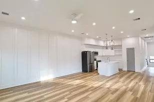 421 E 41st St, Houston, TX 77022 - Photo 14