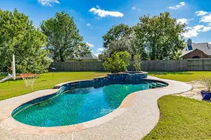 55 Mandevilla Ct, Lake Jackson, TX 77566 - Photo 2