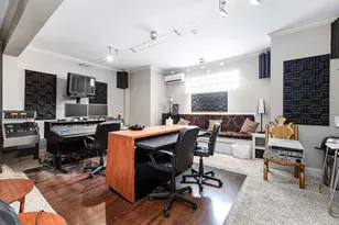 7110 Gary St, Houston, TX 77055 - Photo 32