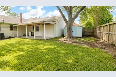 9507 Wellsworth Drive, Houston, TX 77083 - Photo 32