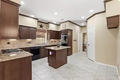 27 N Duskwood Place, The Woodlands, TX 77381 - Photo 12