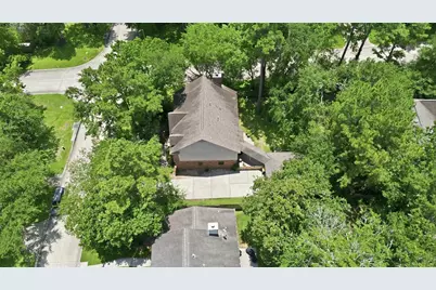 27 N Duskwood Place, The Woodlands, TX 77381 - Photo 36