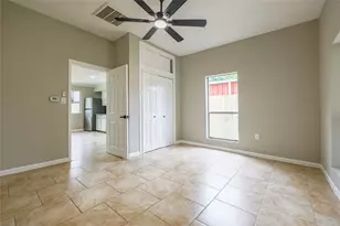 704 W Willis St, Alvin, TX 77511 - Photo 6