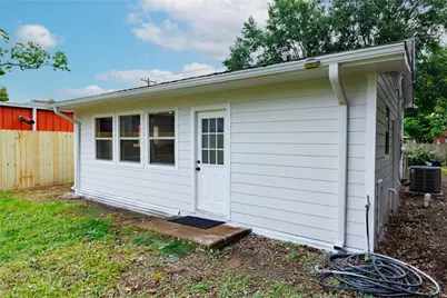 704 W Willis Street, Alvin, TX 77511 - Photo 16