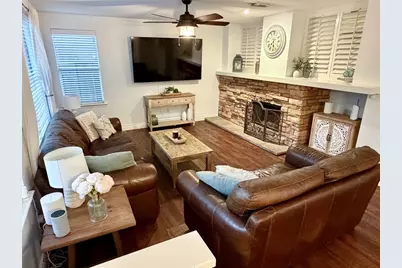 19 E New Avery Place, The Woodlands, TX 77382 - Photo 10