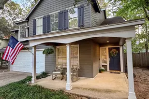 19 E New Avery Pl, The Woodlands, TX 77382 - Photo 2
