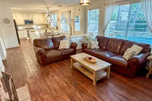 19 E New Avery Pl, The Woodlands, TX 77382 - Photo 8