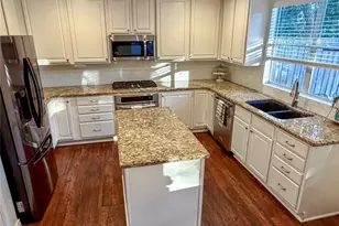 19 E New Avery Pl, The Woodlands, TX 77382 - Photo 12