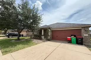 1711 Cadbury Castle Ln, Fresno, TX 77545 - Photo 2