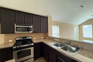 1711 Cadbury Castle Ln, Fresno, TX 77545 - Photo 10