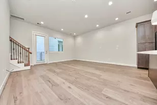 2319 Silva Park Ln, Houston, TX 77091 - Photo 10